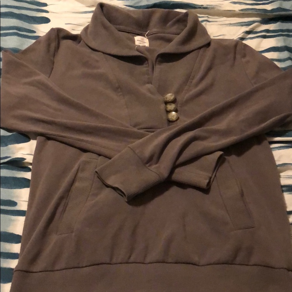 Gray Banana Republic pullover